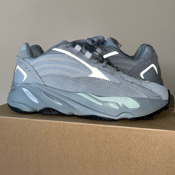 Yeezy Boost 700 Hospital Blue